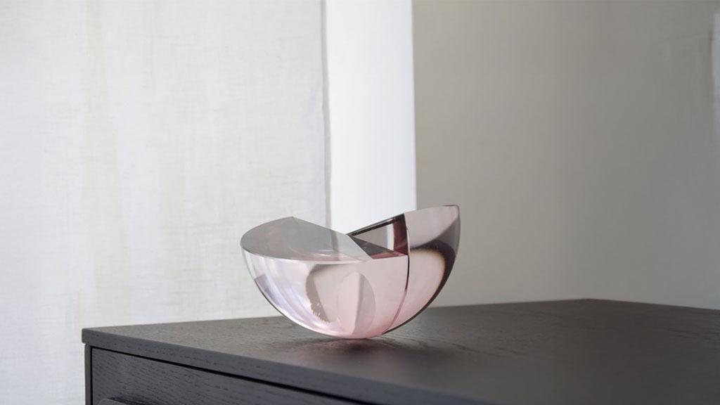 ADORNO DE MESA SEMIESFERA CRISTAL ROJO BURDEOS GR
